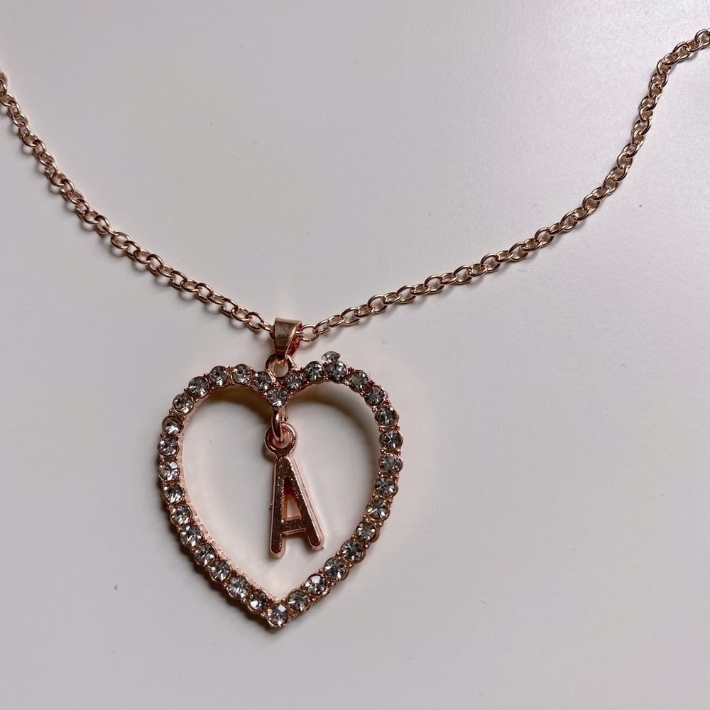 ⭐️SOLD⭐️Rose gold A-necklace